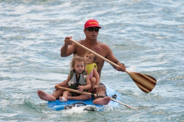 Manon, 14 ans, de retour d'Hawaii !! - Le surf se fait en famille